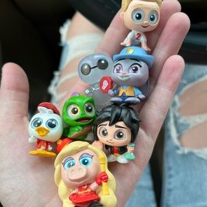 Disney Doorables Campus Crew.